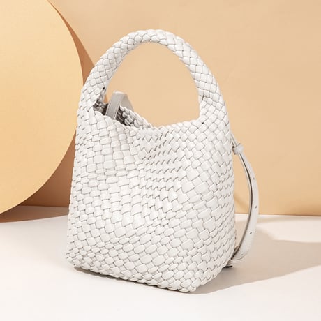 woven pattern leather tote bag with pouch　MA1892