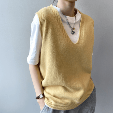 loose fit v-neck knit vest　MA1632