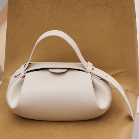round silhouette leather hand bag　MA1891