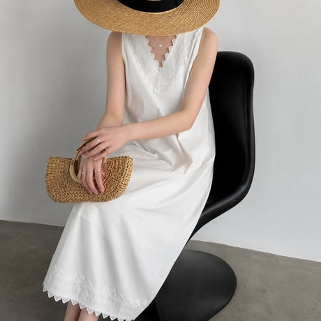 white lace v neck sleeveless onepiece　MA1988