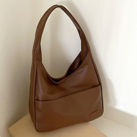 soft curve shoulder bag with outer pocket　MA1889