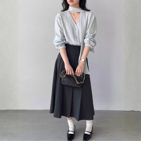 ribbon drape v-neck blouse　MA1771