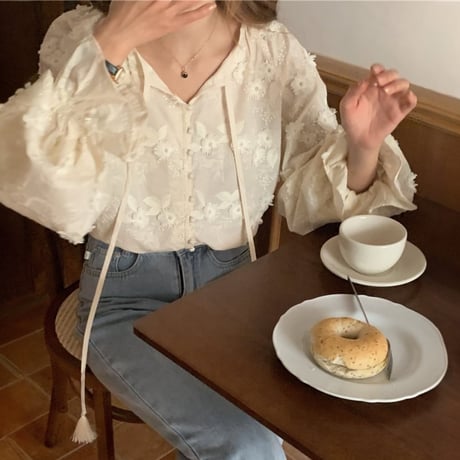 resort like apricot flower embroidery blouse　MA1840