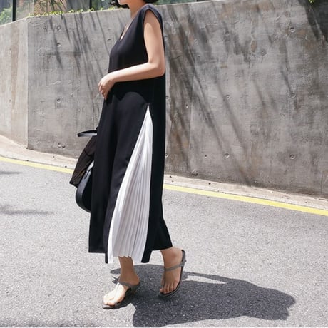 sleeveless pleats docking one piece　MA1957