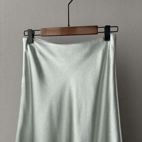 shiny silky skirt　MA1570