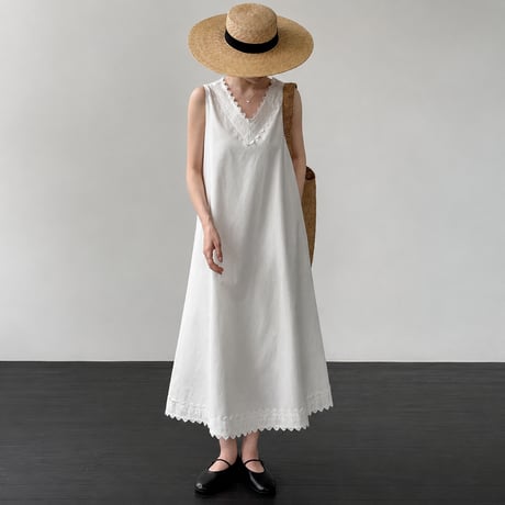 white lace v neck sleeveless onepiece　MA1988