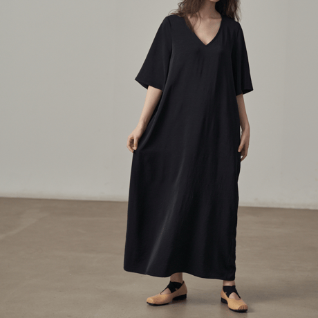 relaxed shoulder v-neck dress　MA1384