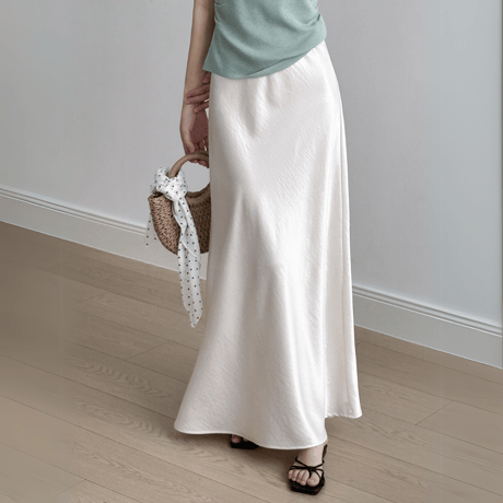 shiny silky skirt　MA1570