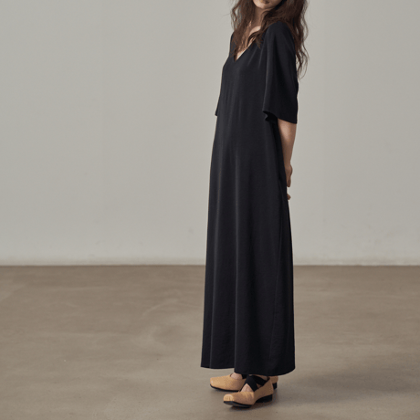 relaxed shoulder v-neck dress　MA1384