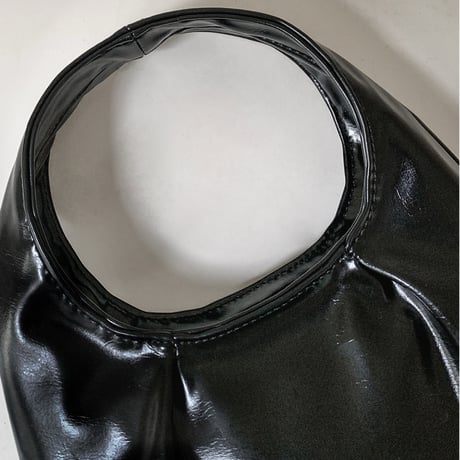 glossy gathered shoulder bag　MA1901