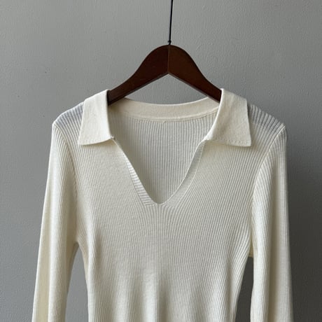 deep v-collar rib knit top　MA1654
