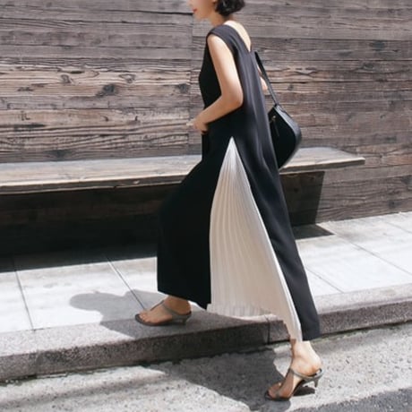sleeveless pleats docking one piece　MA1957