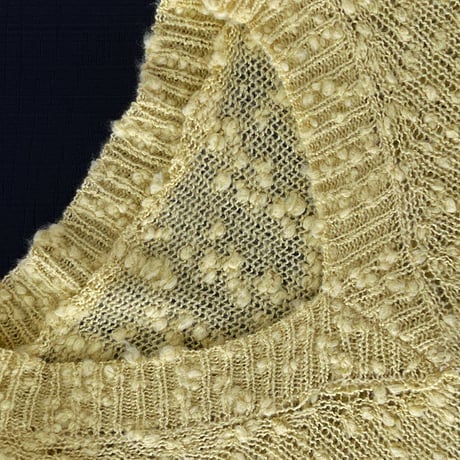 textured v-neck knit pullover　MA1768