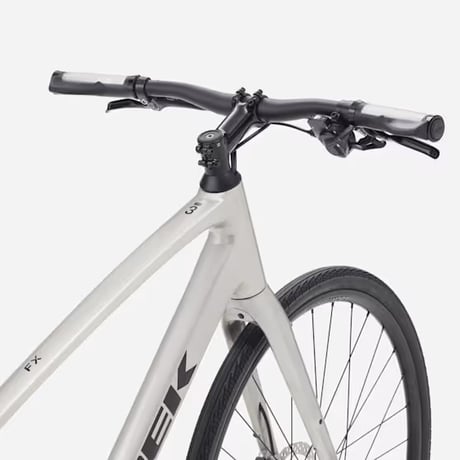 【店頭在庫品】TREK（トレック）｜2026 FX 3 Gen 4 Lunar Silver サイズМ（適正身長170㎝前後）