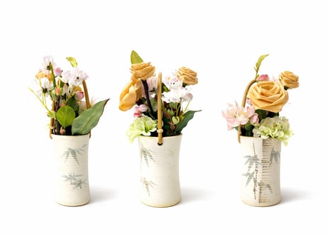 【1点限り】香りで包む、和の花時間 檜ウッドローズ 上品アレンジ