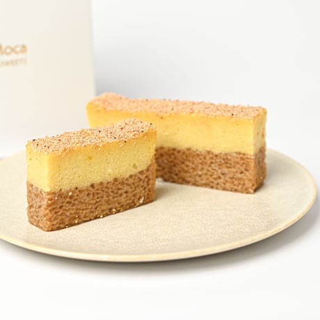 餅米とサツマイモの２層シュエチー Baked Sweets
