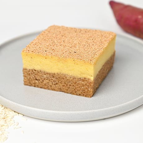 餅米とサツマイモの２層シュエチー Baked Sweets