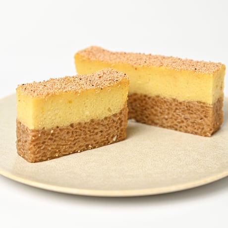 餅米とサツマイモの２層シュエチー Baked Sweets