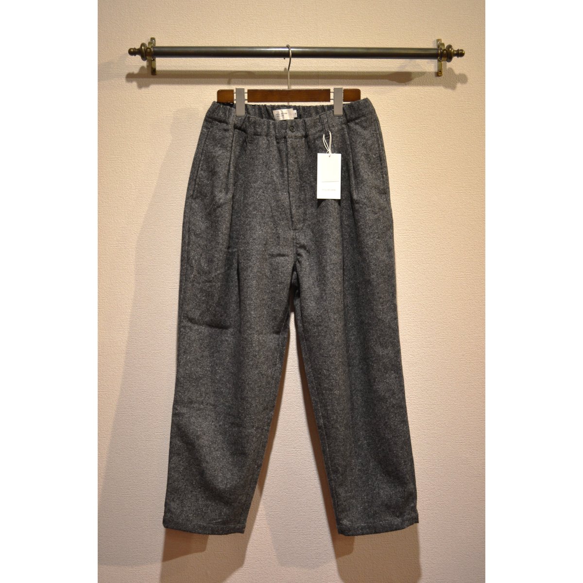 STILL BY HAND/ PT02254シルクネップウールテーパードパンツ グレー | e