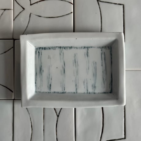 不悉洞 | 長方形皿 | ②