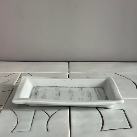 不悉洞 | 長方形皿 | ②