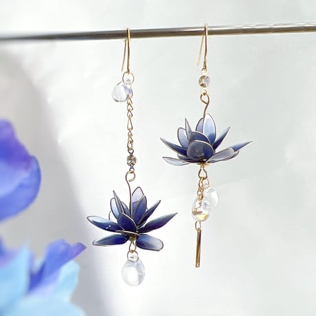 蓮 瑠璃色 ピアス