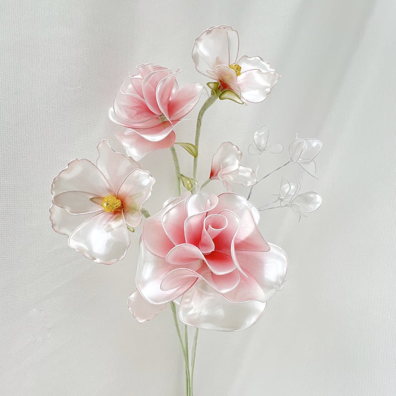 お得なブーケ】葵と薔薇のMIXブーケ 5本 b2027 | Cuore