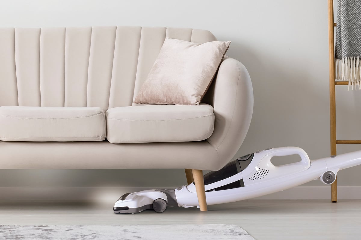 ハンディでもスティックでも状況に合わせて使い分けれる 充電式2WAY