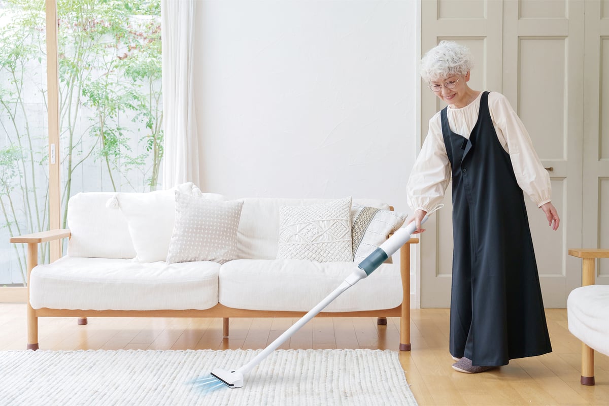 ブラシレスモーター搭載】超軽量＆強力吸引コードレス2WAYスティック