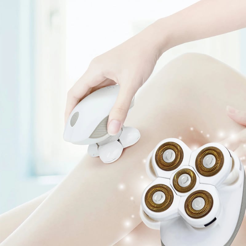 驚きの密着感となめらか剃り心地。 LASH 5枚刃ボディシェーバー