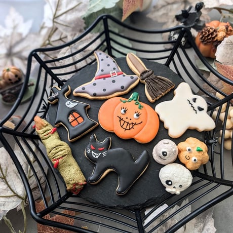 ☆★  金平糖  ☆★様　メレンゲクッキー　焼き菓子　ギフト　Halloween ハロウィンクッキー缶 14種: スイーツ・洋菓子 | スイーツ