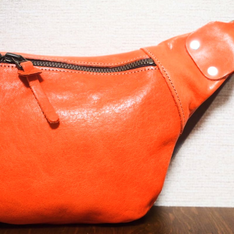 ハンドメイド】ヌメ本革 ボディバッグ クリーマー加工 オレンジ 匠職人