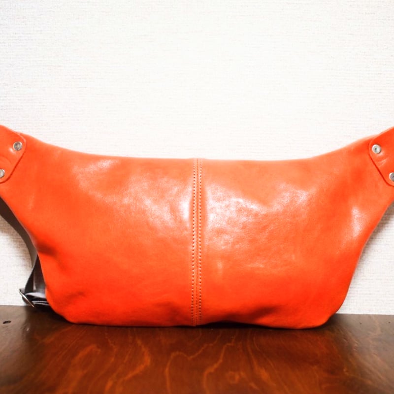 ハンドメイド】ヌメ本革 ボディバッグ クリーマー加工 オレンジ 匠職人