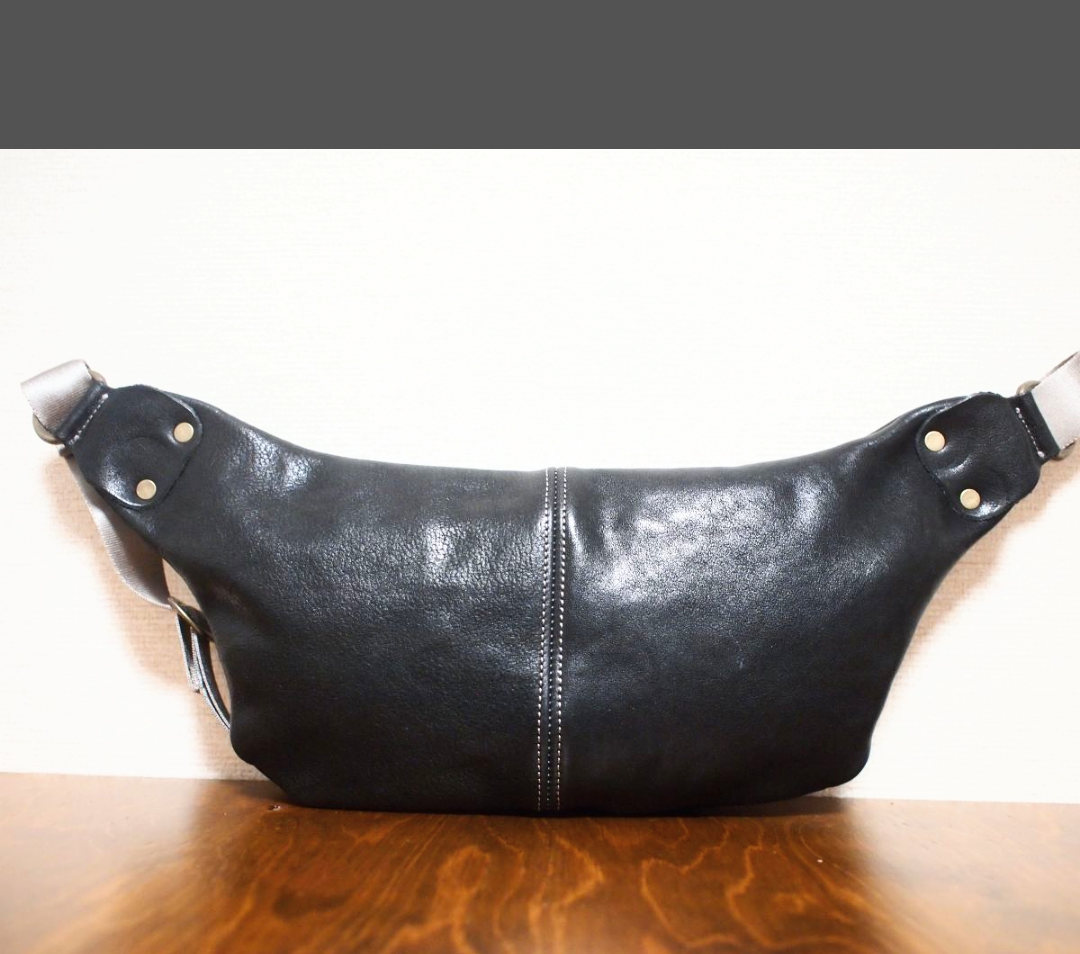 ハンドメイド　ボディバッグ　ヌメ本革　特大　ダークグリーン　新作未使用1102 ハンドメイド ボディバッグ ヌメ本革 特大 ダークグリーン 新作