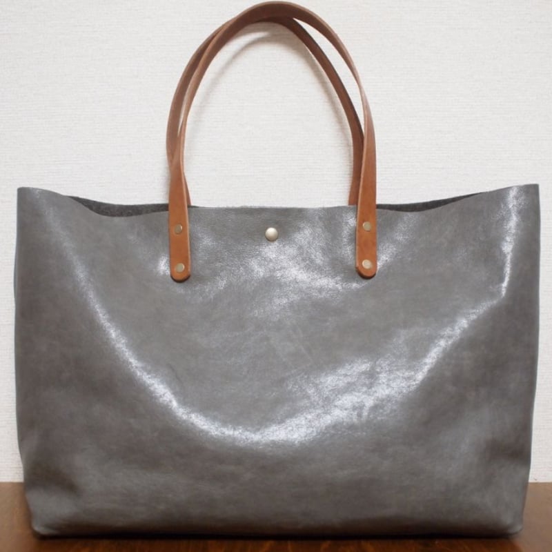 ハンドメイド　ヌメ本革　トートバック　クリーマー　グレー　新品／未使用品990 ハンドメイド ヌメ本革 トートバック クリーマー グレー ☆新品