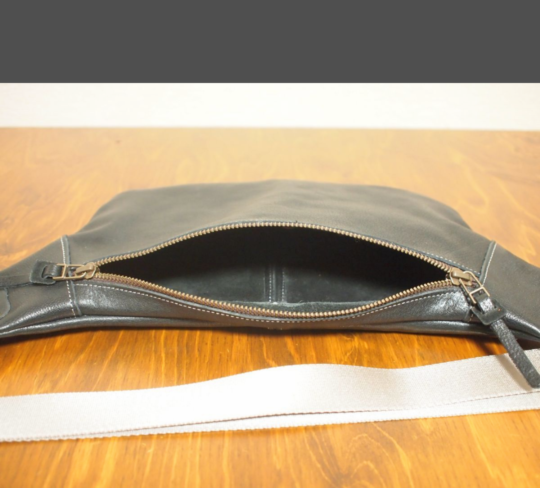 ボディバッグ　ハンドメイド　ヌメ本革　日本製　　ブラック　新品未使用品1112 fit=scale-down,w=1200