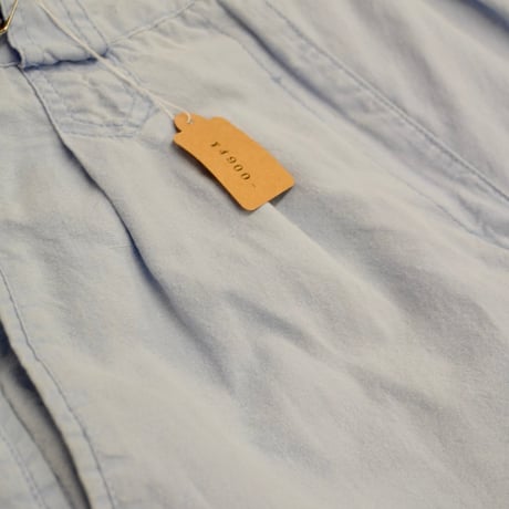 curved pants