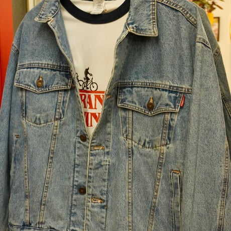 STRANGER THINGS T-shirt