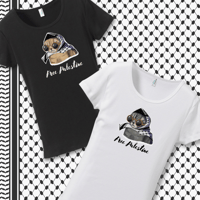抵抗する猫　Keffiyeh Cat  Tシャツ（ぴったりフィット）