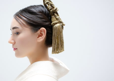 変形拠紐リボンの大きな房飾り　- 松葉鶸 -