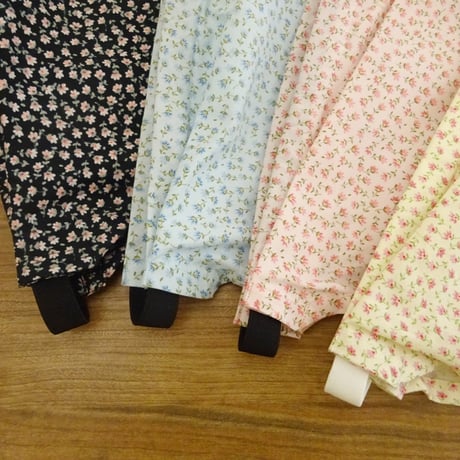 三角巾 子供 ゴム付き 小花模様 かわいい 子ども用三角巾 女の子 ピンク 水色 黒 生成