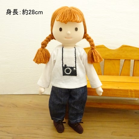 着せ替え人形 カメラTシャツ ジーンズ ニット帽 女の子 LB2-2 28cmサイズ
