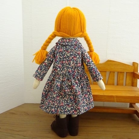 着せ替え人形 小花模様 ワンピースの女の子 LB6-1 34cmサイズ