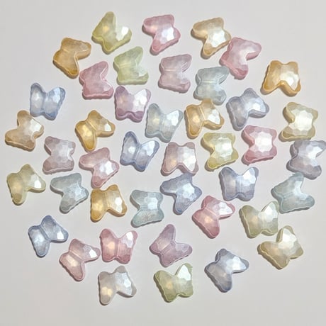 【33】30g100円・アクリルビーズ・蝶々・多面・MIXカラー
