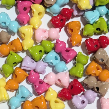 【80】30g100円・アクリルビーズ・猫・横穴・MIXカラー