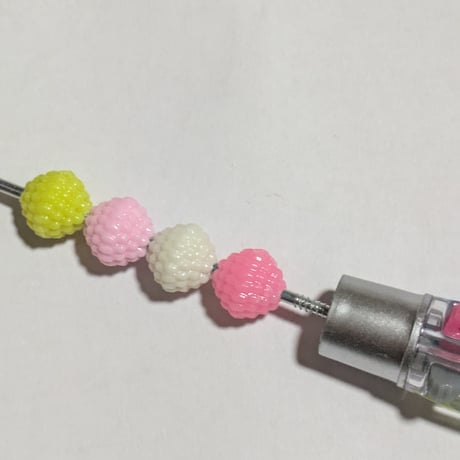 【104】30g約80個100円・アクリルビーズ・ベリー・MIXカラー