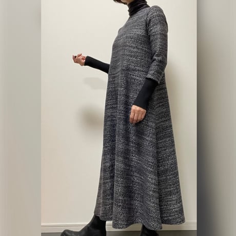 タートルネックニットワンピースL