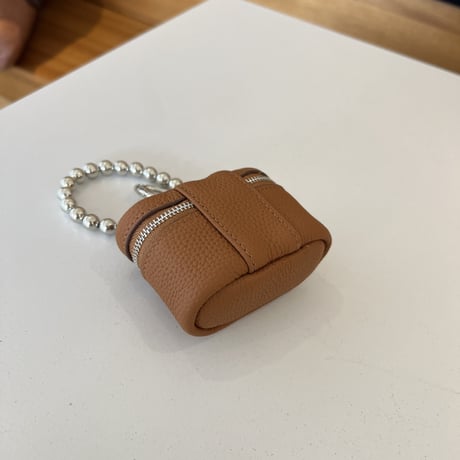 ミニバニティバッグ 牛革 ミニポーチ チャーム付き キーホルダー 小物・イヤホン・リップ収納 紐付き シルバー金具 おしゃれ 可愛い 大人女子 旅行 通勤 プレゼントにも最適