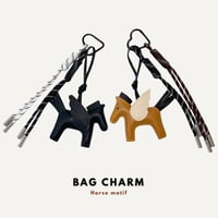 馬チャーム バッグチャーム バッグアクセサリー ペカサス 馬モチーフ うま 幸運チャーム 2026馬 バッグアクセサリー パラコード付き カラビナ