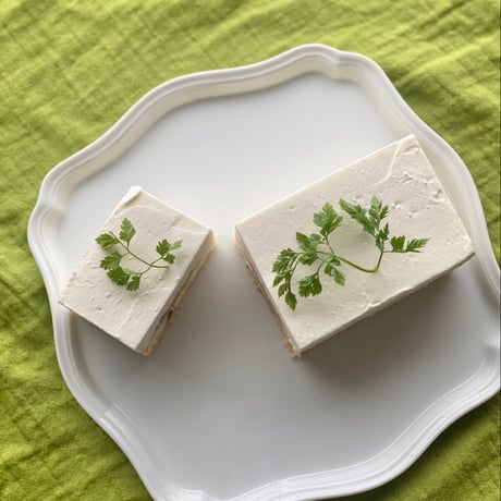 鎌倉産梅のレアチーズケーキ